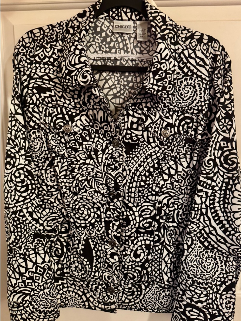 Chico's Black & White Graphic Swirl Button-Down Shirt Jacket - Picture 1 of 11